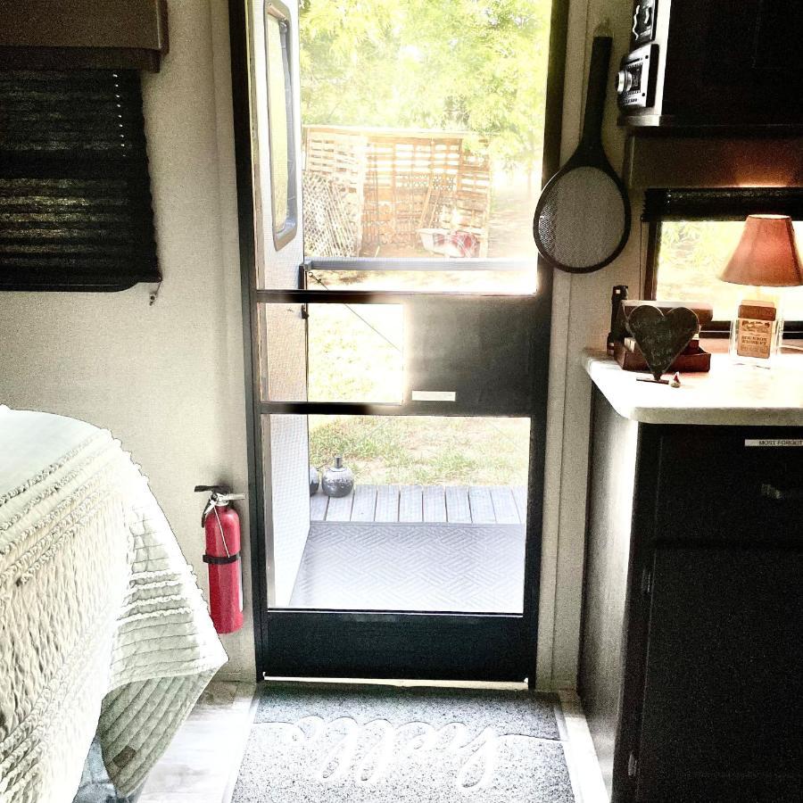 Pet Friendly Graham Home Route 66 At The Mistletoe Farm Екстер'єр фото