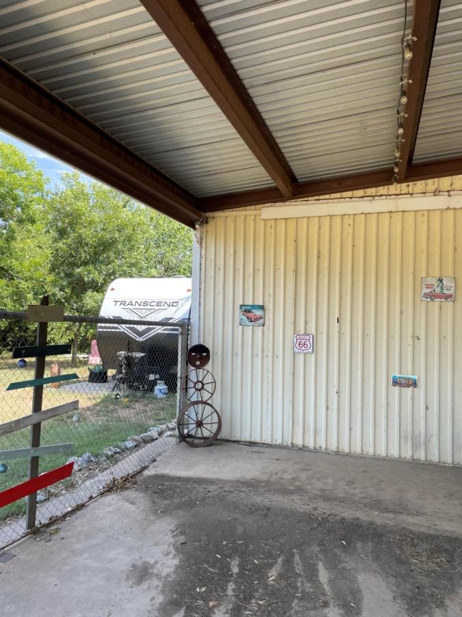Pet Friendly Graham Home Route 66 At The Mistletoe Farm Екстер'єр фото